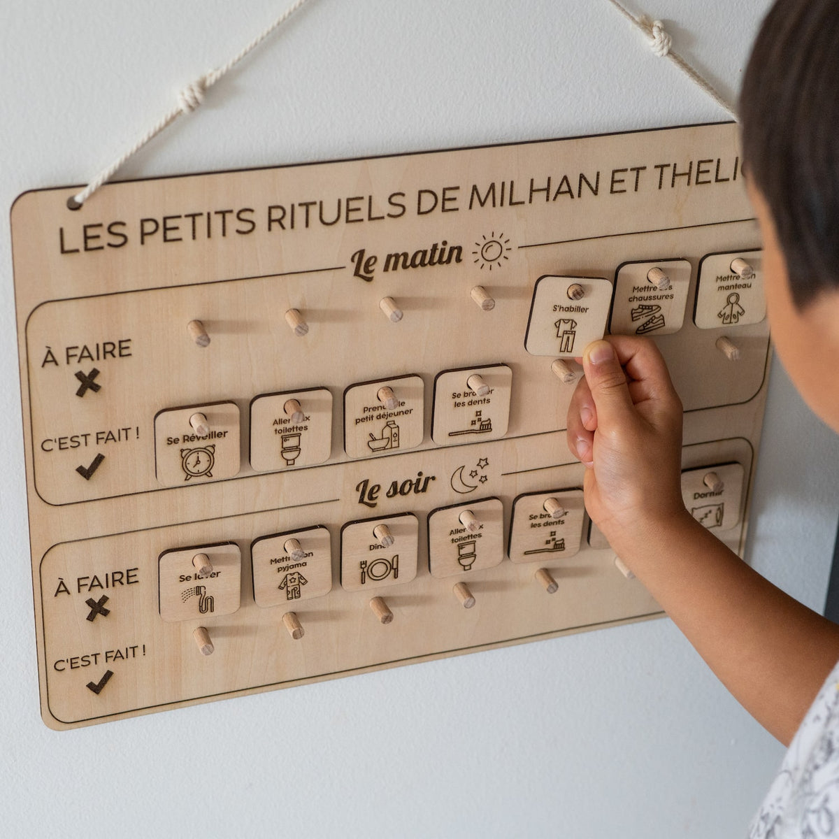 Tableau routine Montessori en bois personnalisé – Daron Création